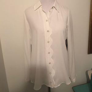NWT scallop trimmed blouse​